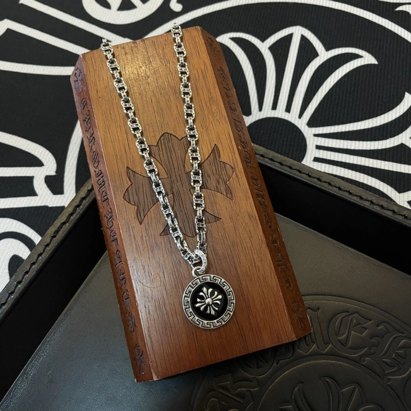 Chrxmx Hxxrts Necklaces Stylish 298627