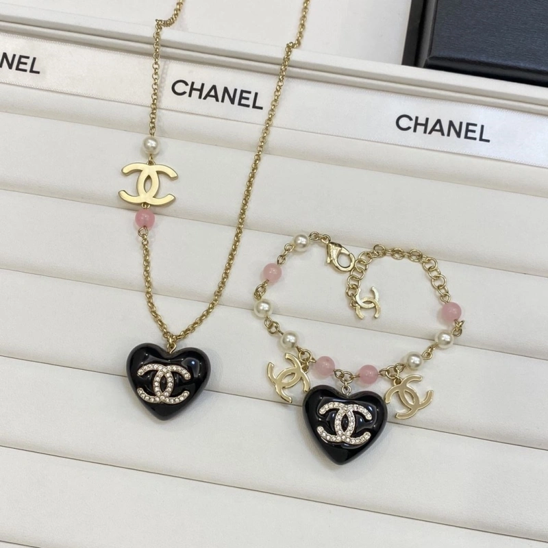 Vibrant Chxnxl Necklaces 289632