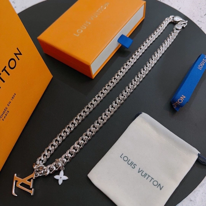 Durable LX Necklaces 309851