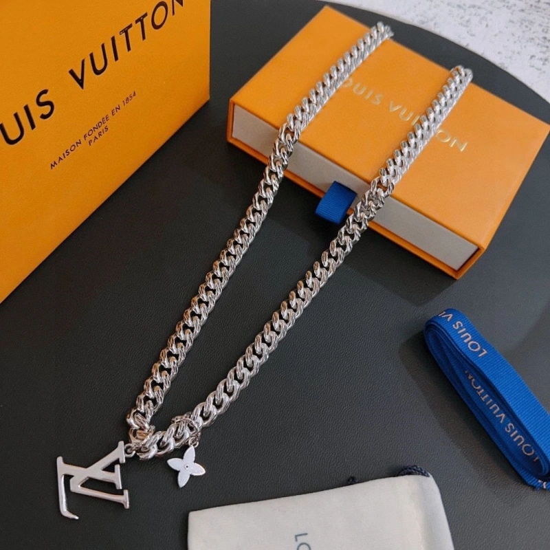 Durable LX Necklaces 309851