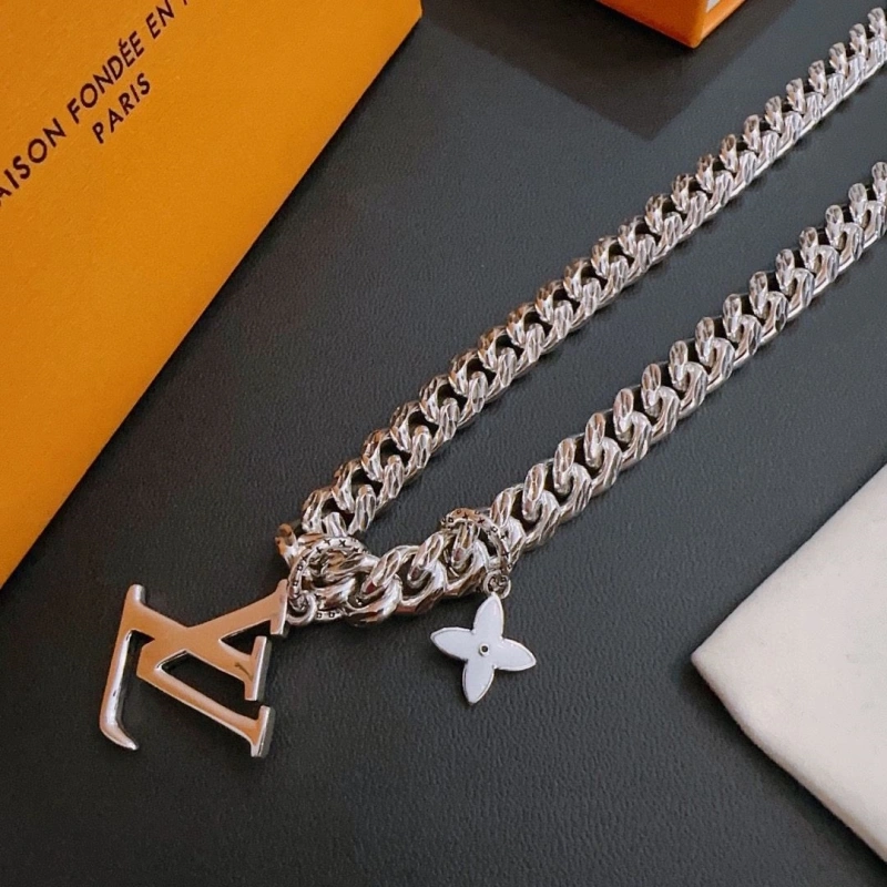 Durable LX Necklaces 309851