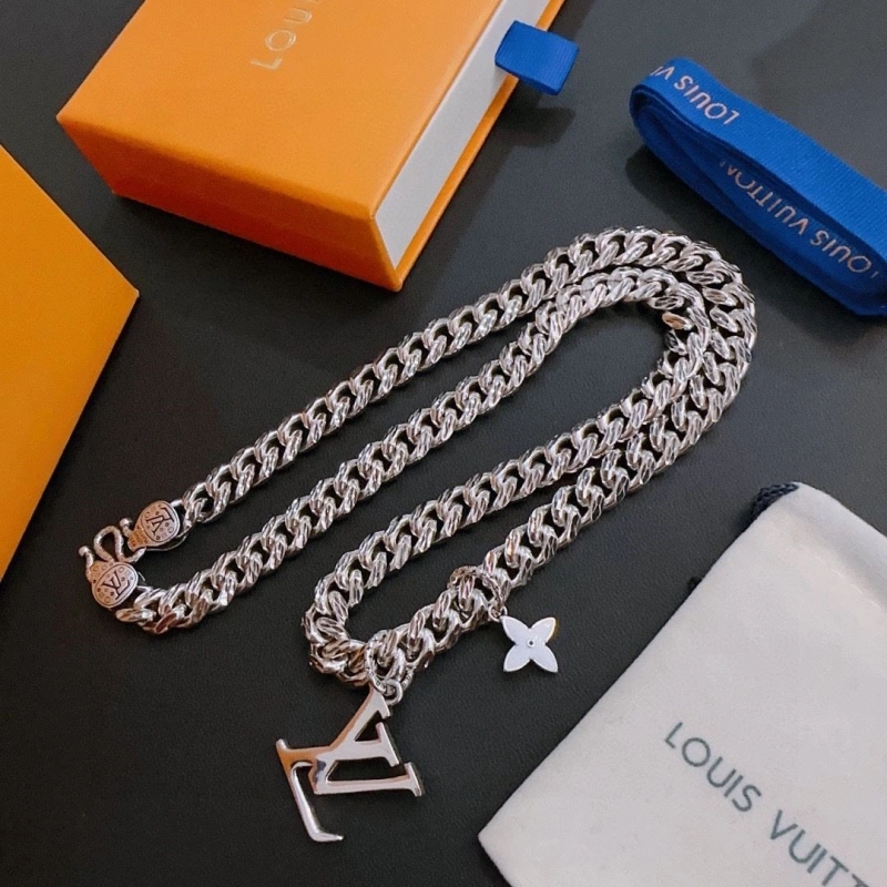 Durable LX Necklaces 309851