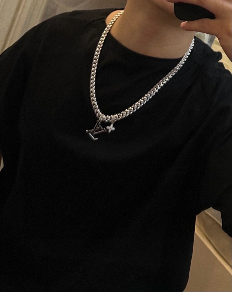 Durable LX Necklaces 309851