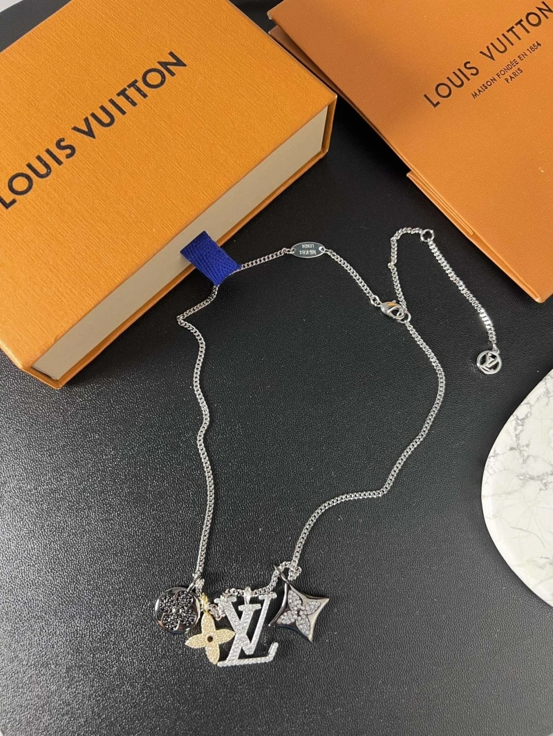 Trendsetting LX Necklaces 309847