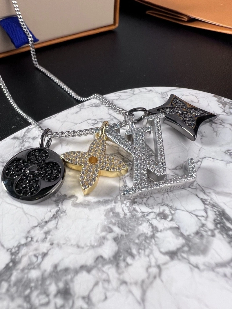 Trendsetting LX Necklaces 309847