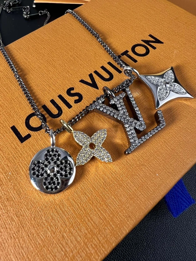 Trendsetting LX Necklaces 309845