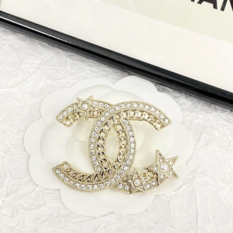 Lightweight Chxnxl Brooches 290558
