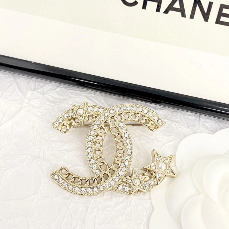 Lightweight Chxnxl Brooches 290558