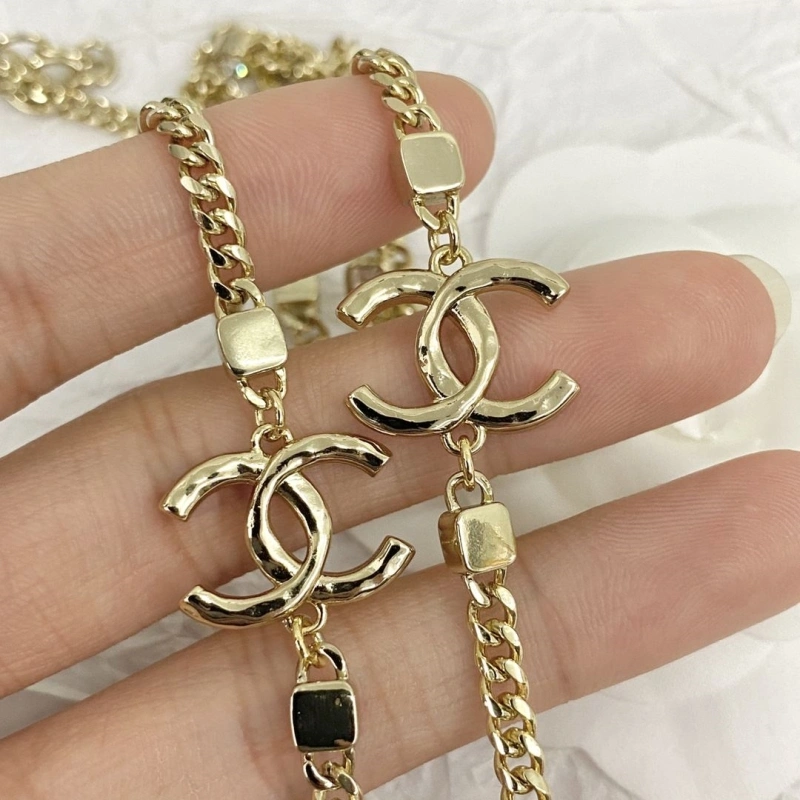 Comfortable Chxnxl Necklaces 289630