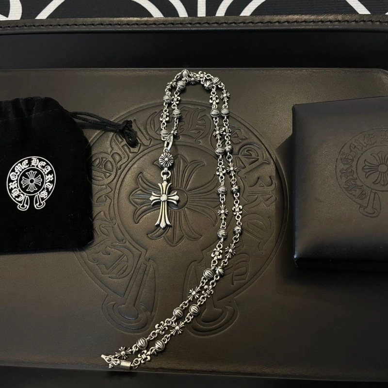 Vibrant Chrxmx Hxxrts Necklaces 298613