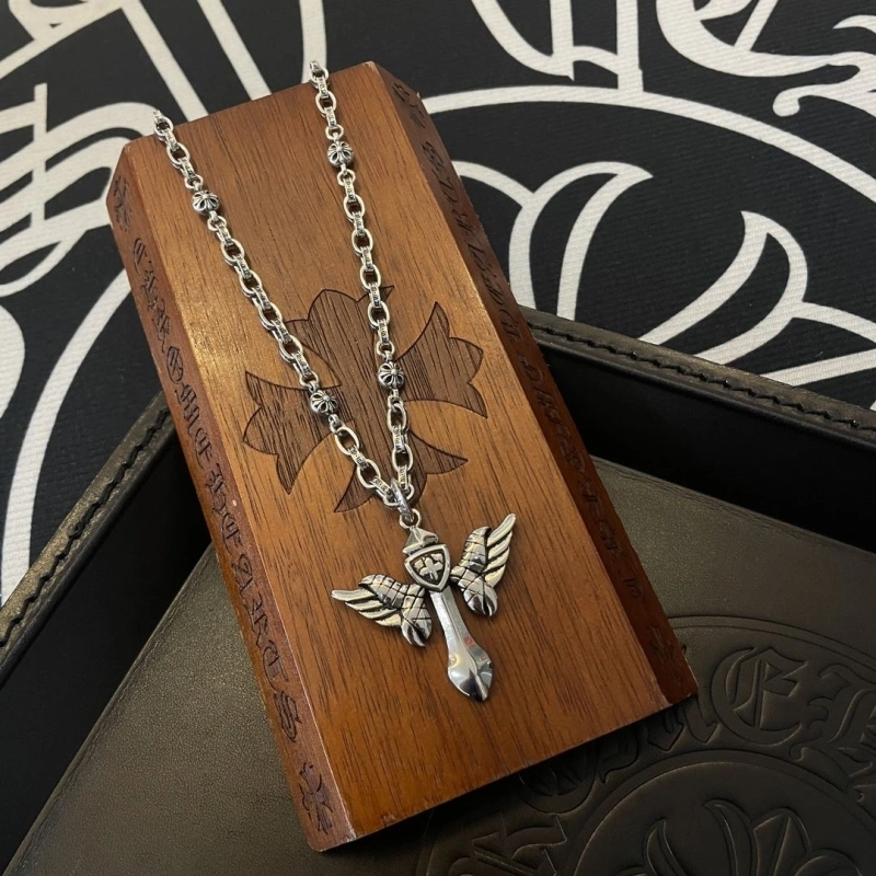 Vibrant Chrxmx Hxxrts Necklaces 298620