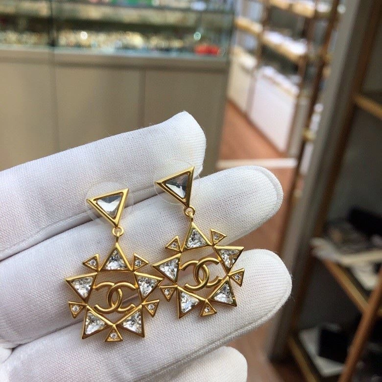 Resilient Chxnxl Earrings 290100