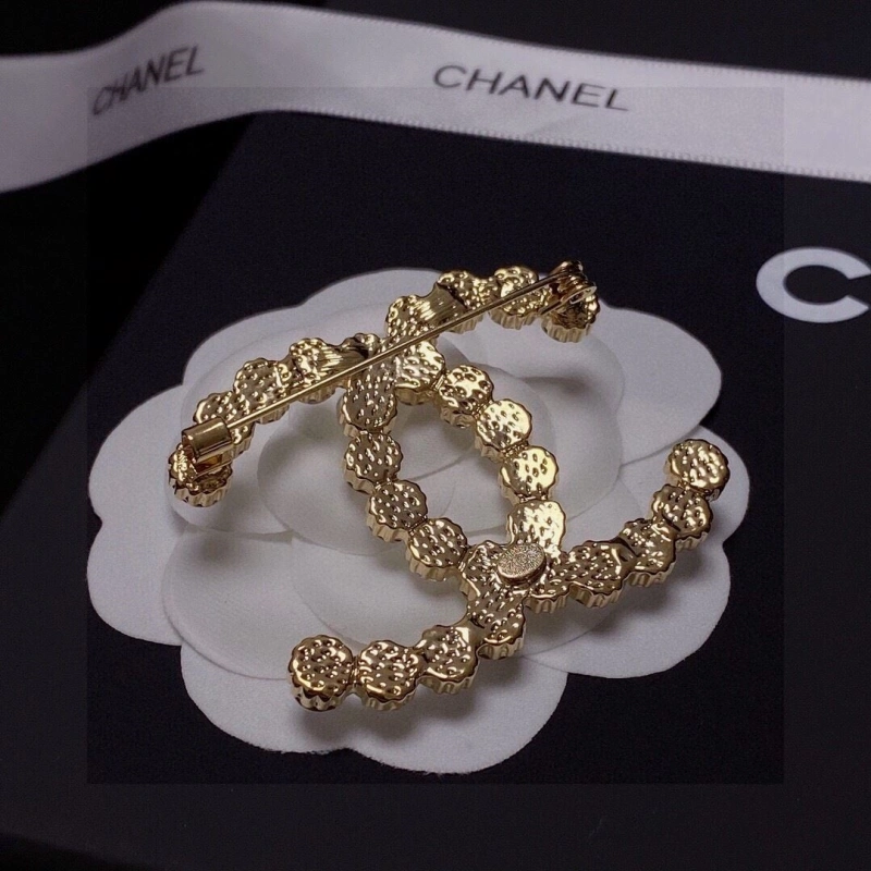 Timeless Chxnxl Brooches 290557
