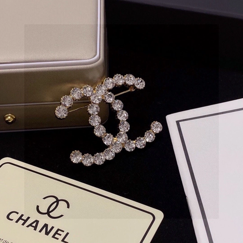 Timeless Chxnxl Brooches 290557