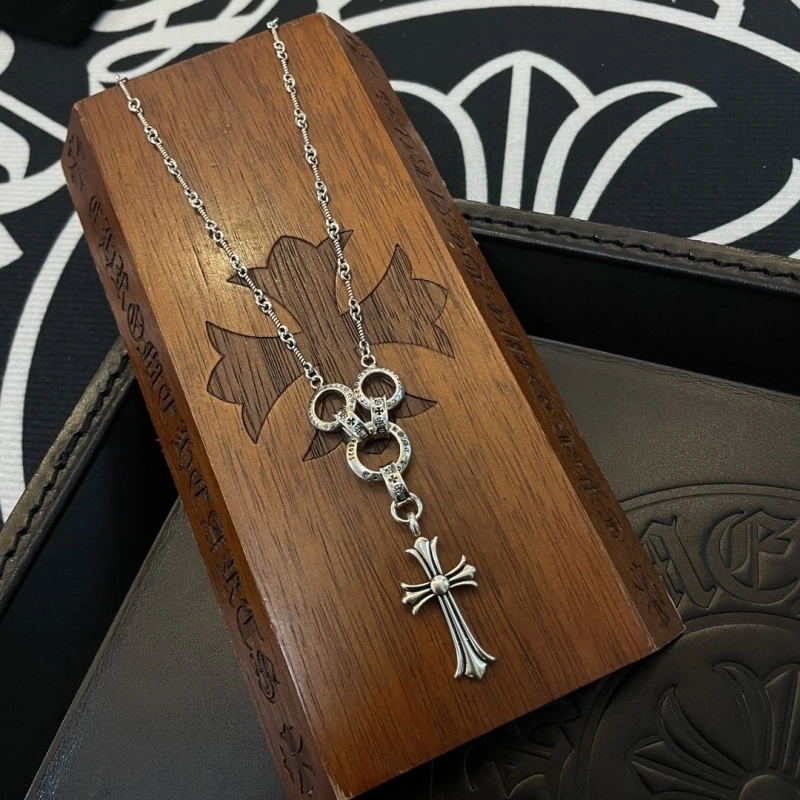 Stylish Chrxmx Hxxrts Necklaces 298610