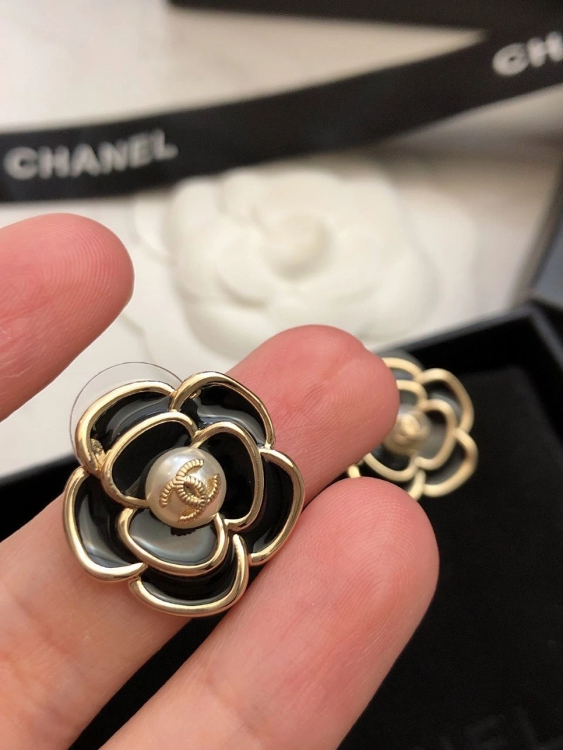 Resilient Chxnxl Earrings 290036
