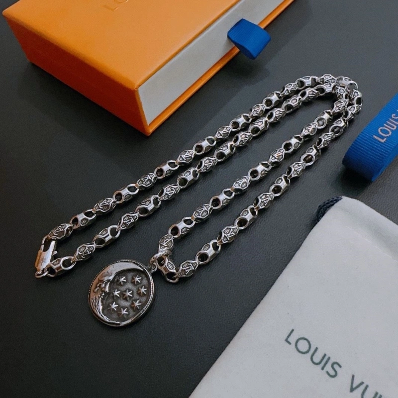 Functional LX Necklaces 309814