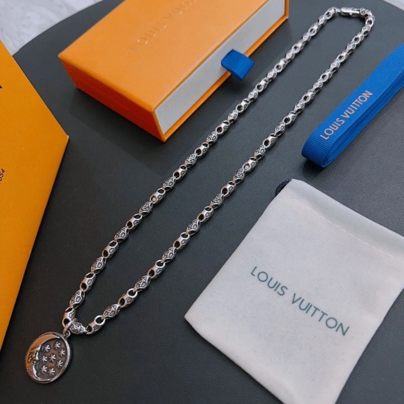 Functional LX Necklaces 309814