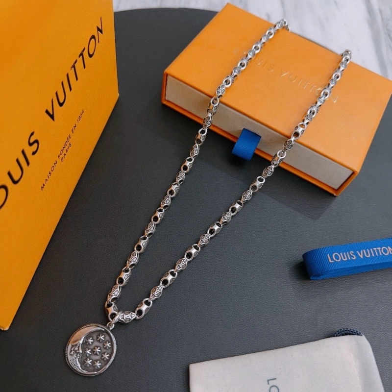 Functional LX Necklaces 309814