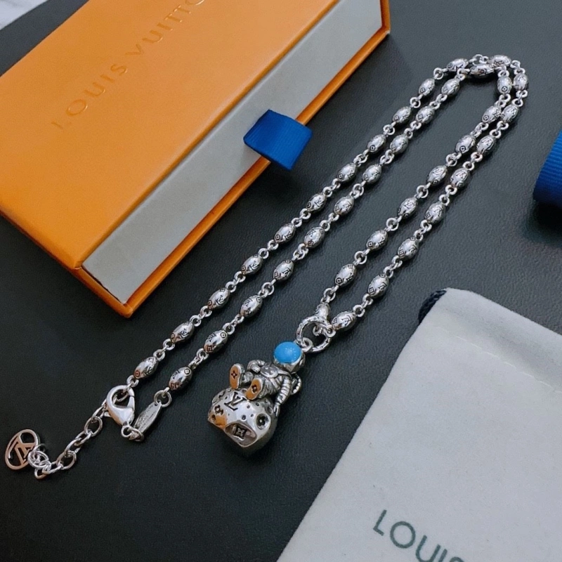 Durable LX Necklaces 309813