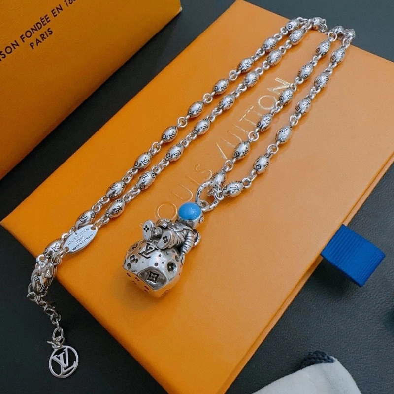 Durable LX Necklaces 309813