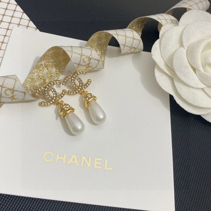 Resilient Chxnxl Earrings 290032