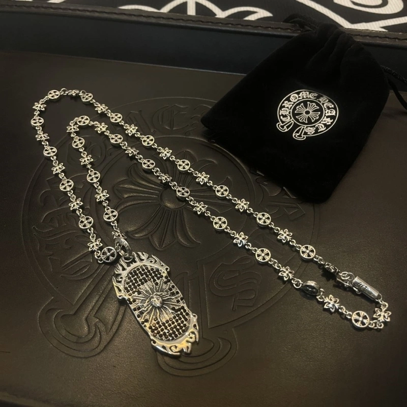 GoodFit Chrxmx Hxxrts Necklaces 298597