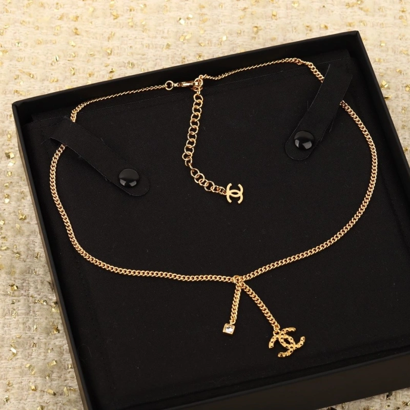 Stylish Chxnxl Necklaces 284045