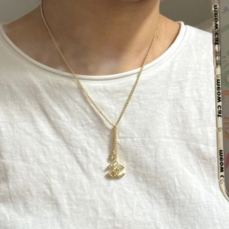 Stylish Chxnxl Necklaces 284045