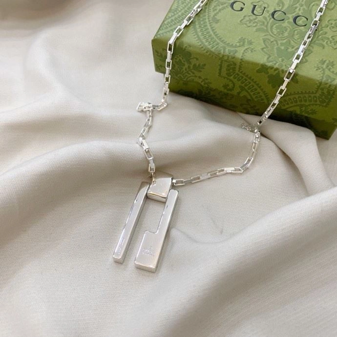 Stylish Gxccx Necklaces 303617