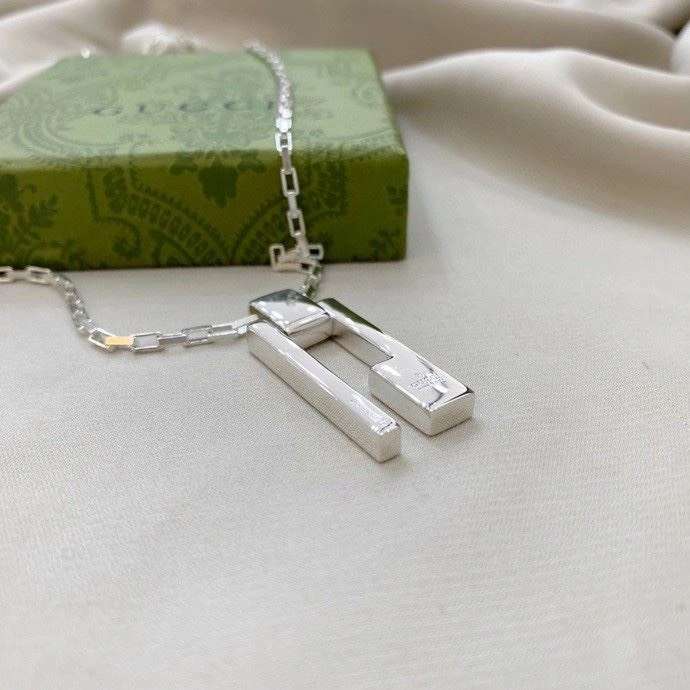 Stylish Gxccx Necklaces 303617