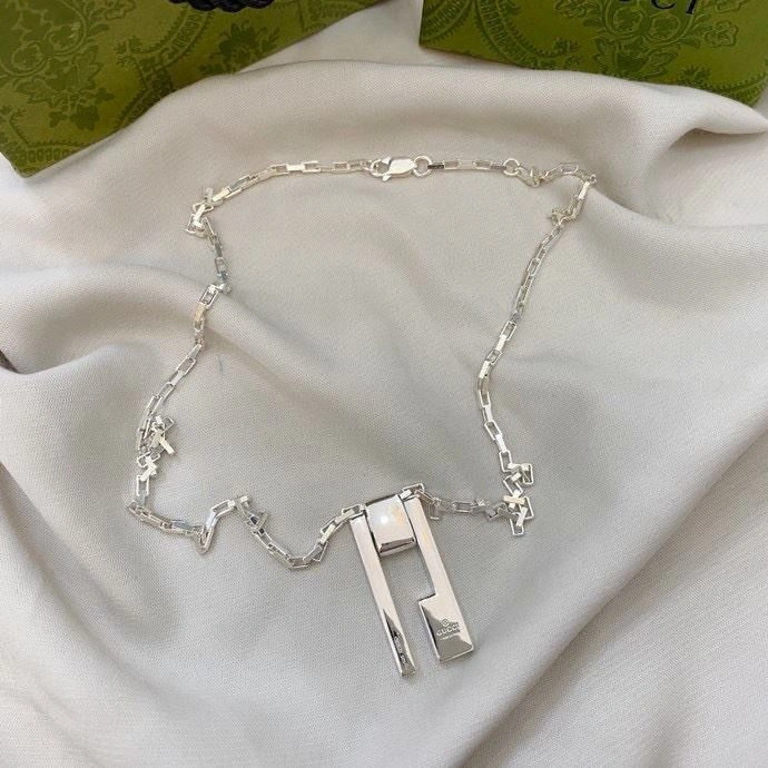 Stylish Gxccx Necklaces 303617