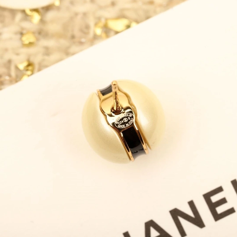Resilient Chxnxl Earrings 290029