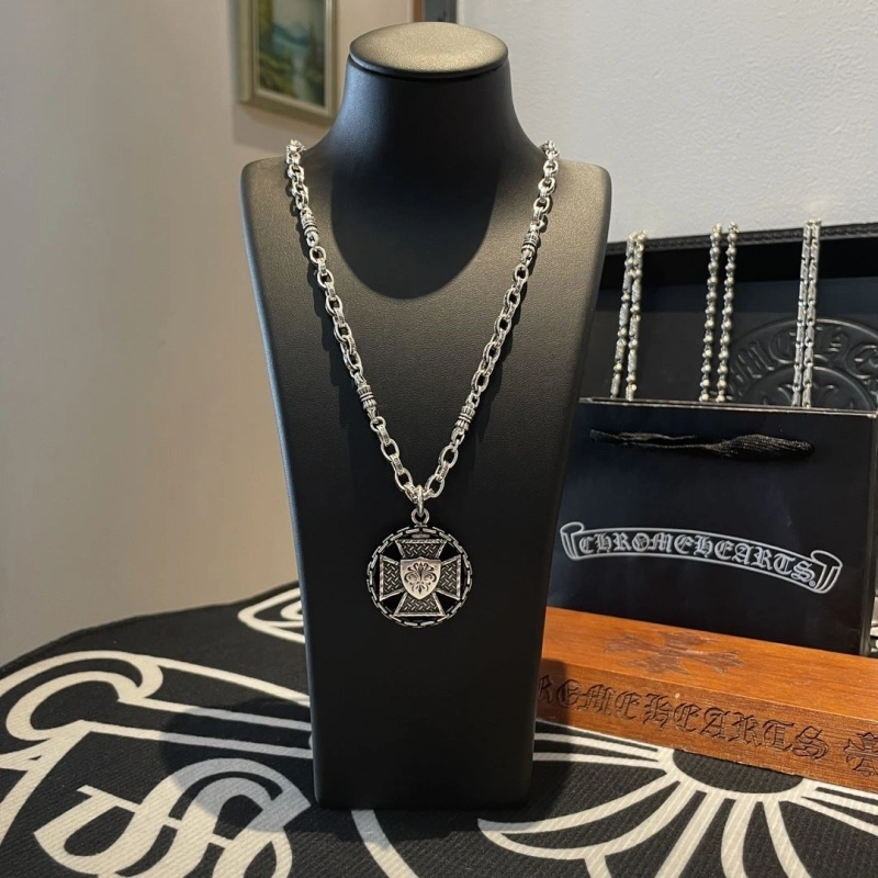 Sleek Chrxmx Hxxrts Necklaces 298571
