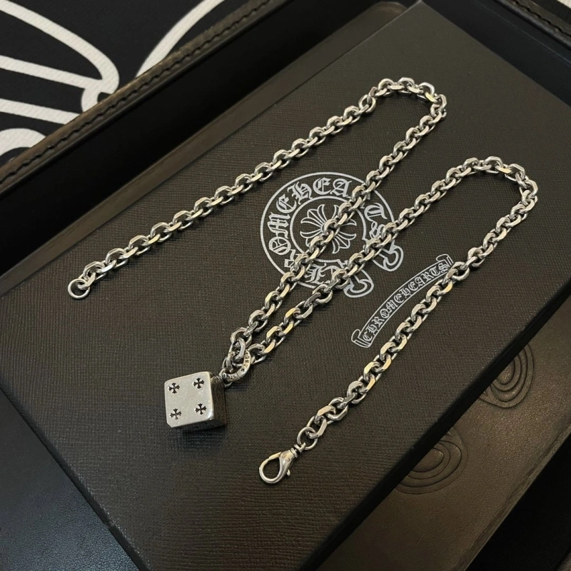 EyeCatching Chrxmx Hxxrts Necklaces 298567