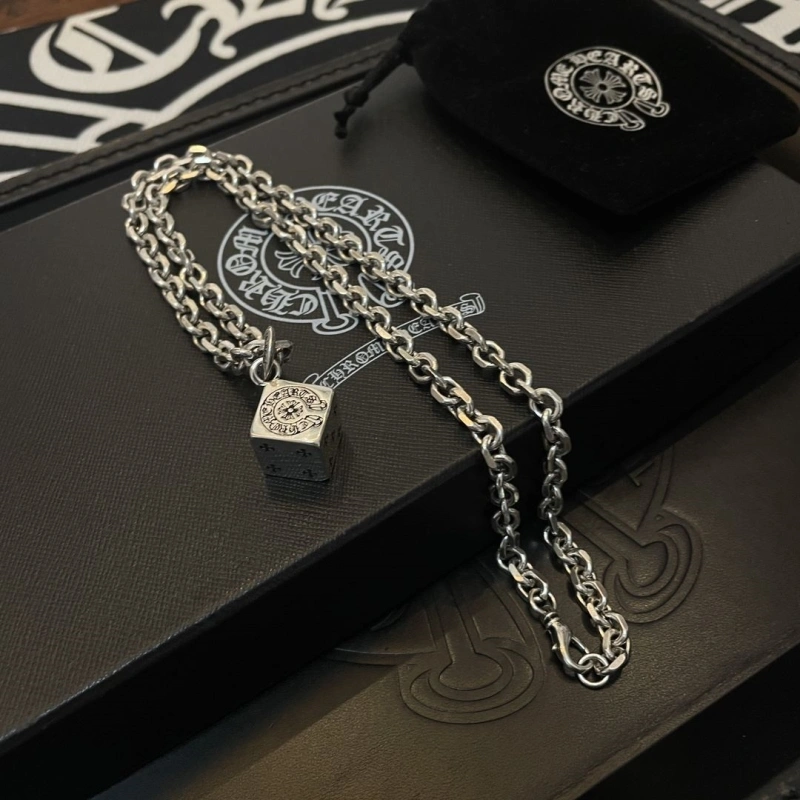 EyeCatching Chrxmx Hxxrts Necklaces 298567