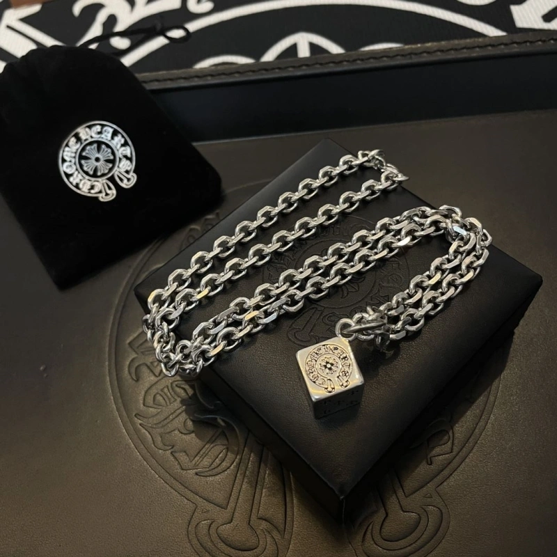 EyeCatching Chrxmx Hxxrts Necklaces 298567