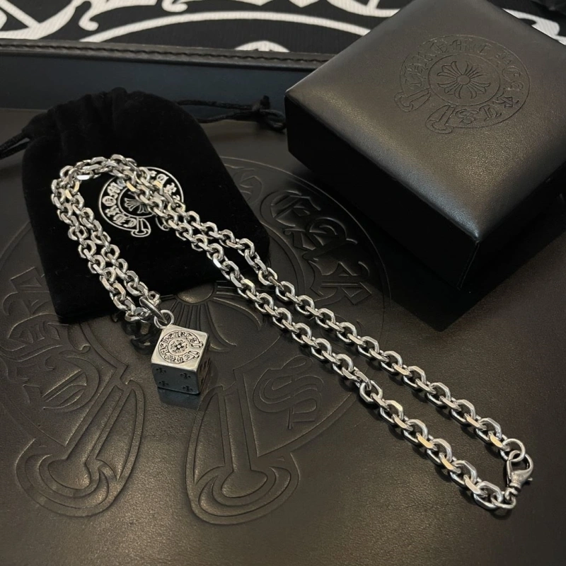 EyeCatching Chrxmx Hxxrts Necklaces 298567