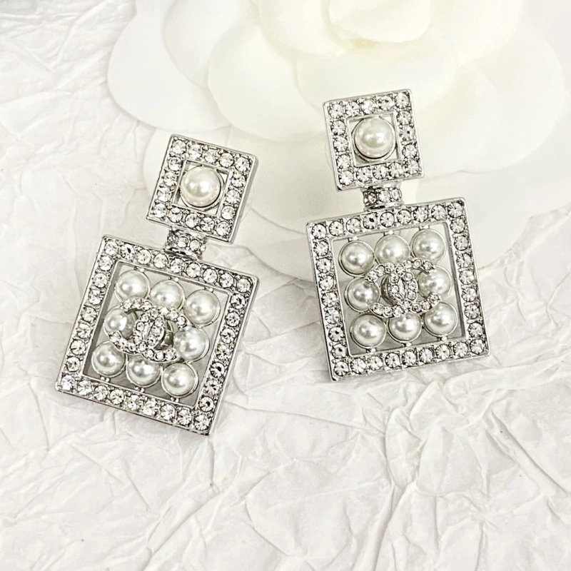 Sleek Chxnxl Earrings 290022
