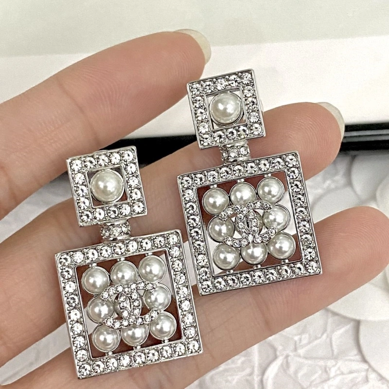 Sleek Chxnxl Earrings 290022