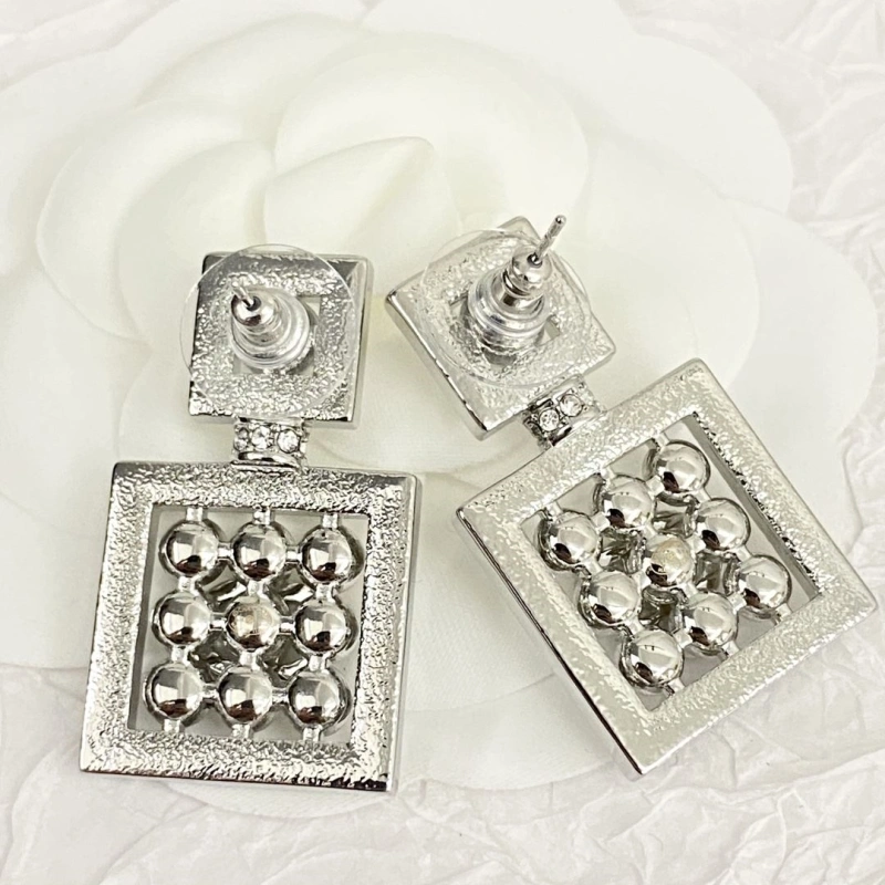 Sleek Chxnxl Earrings 290022