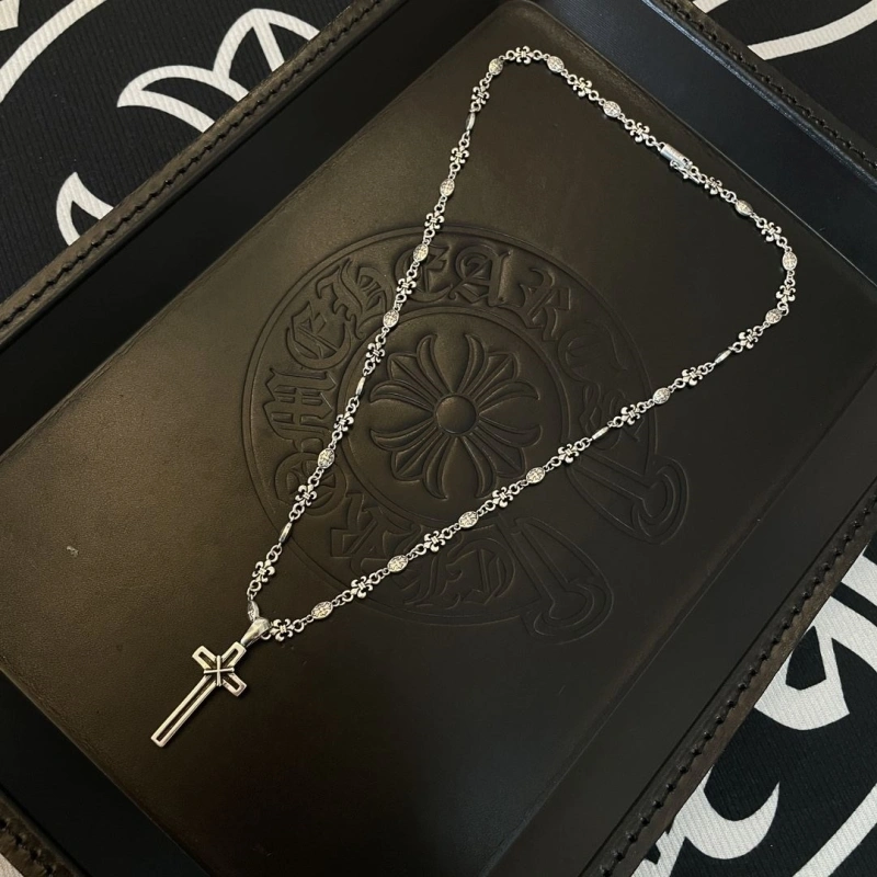 WellDesigned Chrxmx Hxxrts Necklaces 298563