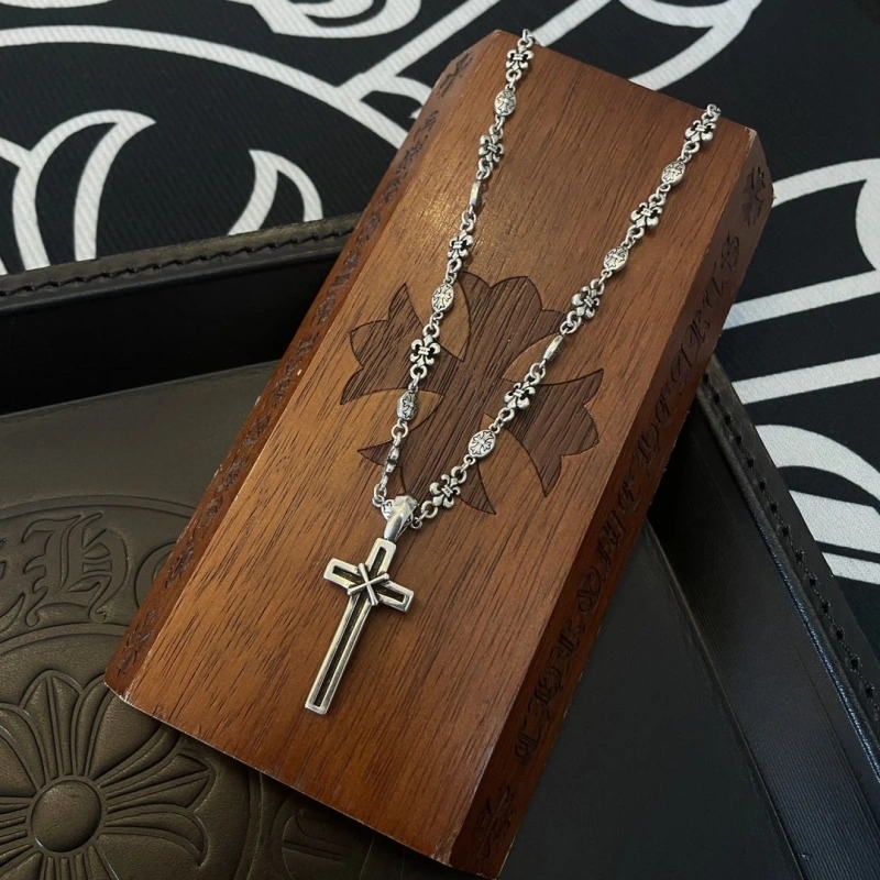WellDesigned Chrxmx Hxxrts Necklaces 298563