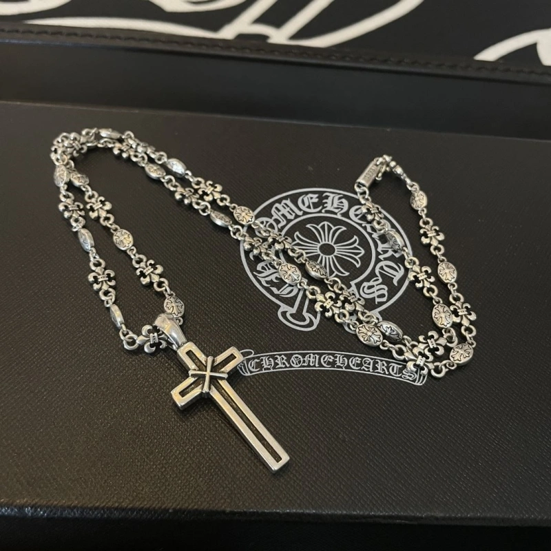 WellDesigned Chrxmx Hxxrts Necklaces 298563