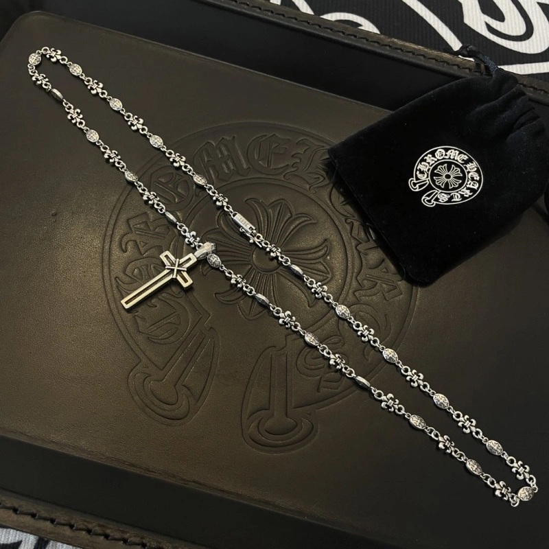 WellDesigned Chrxmx Hxxrts Necklaces 298563