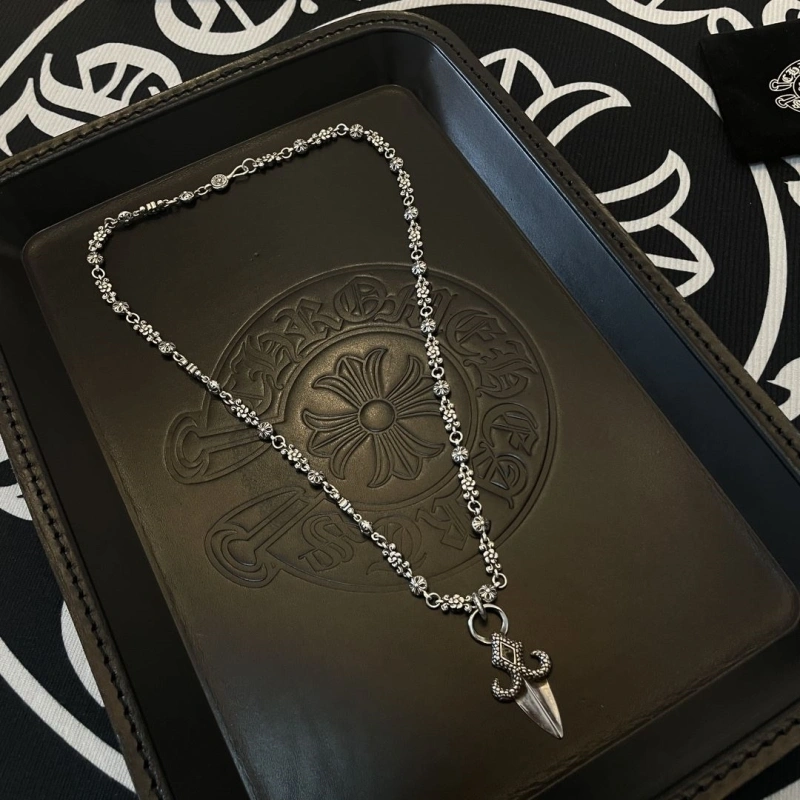 Vibrant Chrxmx Hxxrts Necklaces 298558