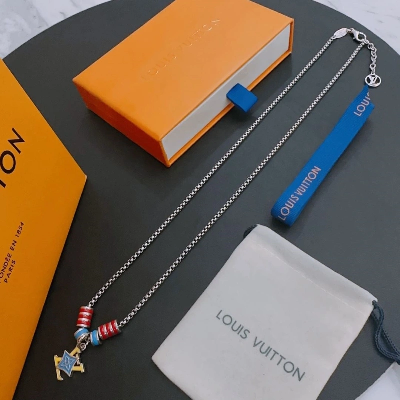 Versatile LX Necklaces 309801