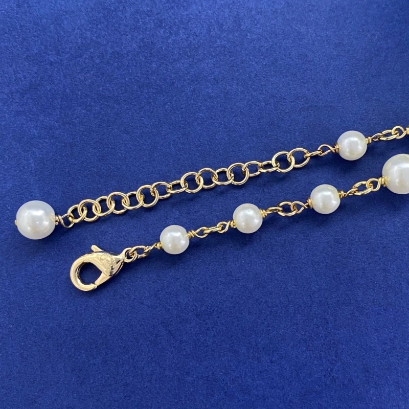 Compact Chxnxl Necklaces 289592