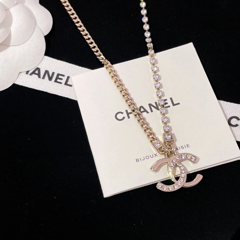 UrbanStyle Chxnxl Necklaces 289588