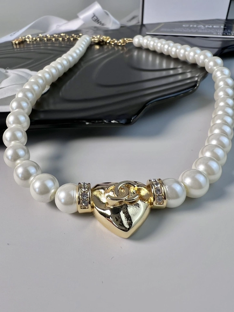 Minimalist Chxnxl Necklaces 289584